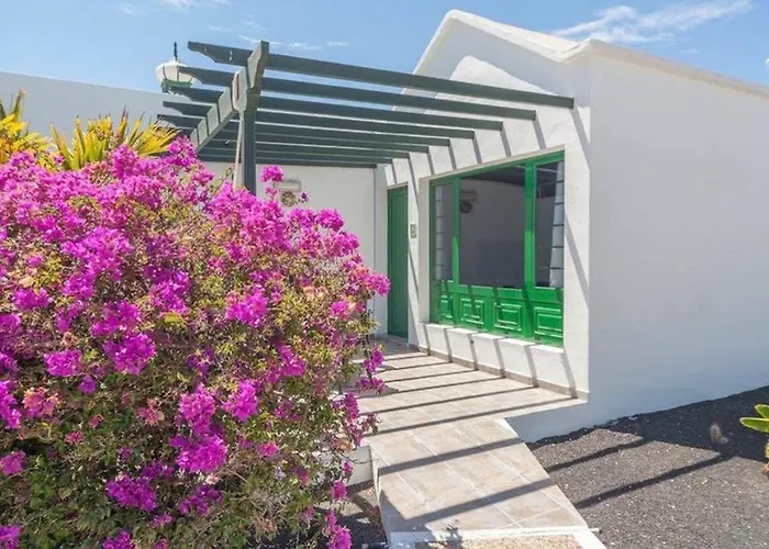 Holiday home Bandama 14! 2 Bedroom Newly Renovated Bungalow, Pocillos, Puerto Del Carmen.