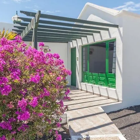 Holiday home Bandama 14! 2 Bedroom Newly Renovated Bungalow, Pocillos, Puerto Del Carmen.