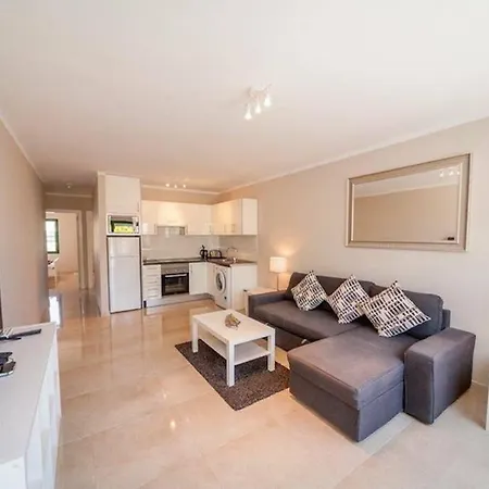 Holiday home Bandama 14! 2 Bedroom Newly Renovated Bungalow, Pocillos, Puerto Del Carmen. *