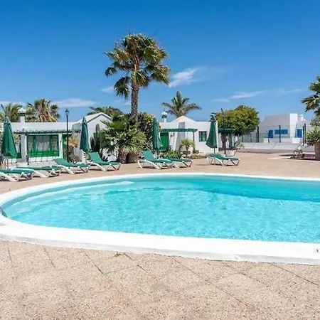別荘 Bandama 14! 2 Bedroom Newly Renovated Bungalow, Pocillos, Puerto Del Carmen. プエルト・デル・カルメン
