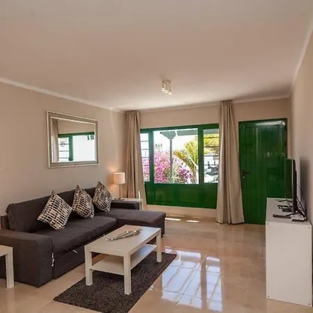 Bandama 14! 2 Bedroom Newly Renovated Bungalow, Pocillos, Puerto Del Carmen. Prázdninový dům *