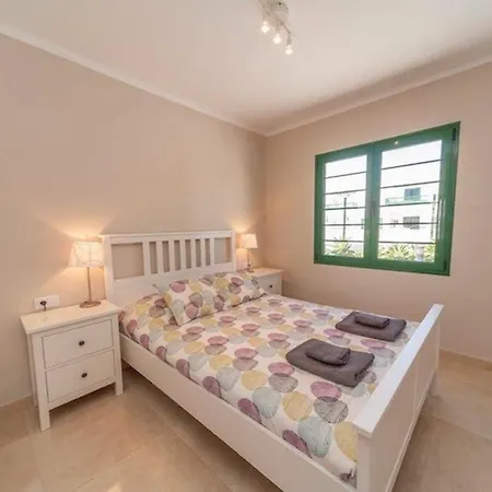 Bandama 14! 2 Bedroom Newly Renovated Bungalow, Pocillos, Puerto Del Carmen. 別荘 プエルト・デル・カルメン